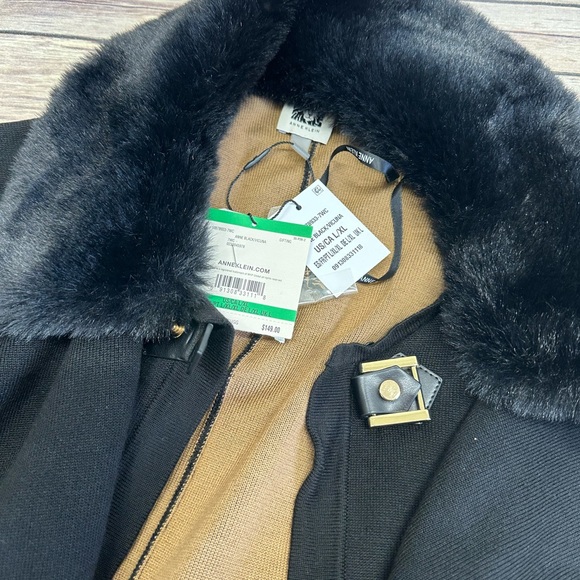 Anne KleinWomen's Faux-Fur-Trimmed Buckle-Front Cape L/XL - Picture 3 of 9